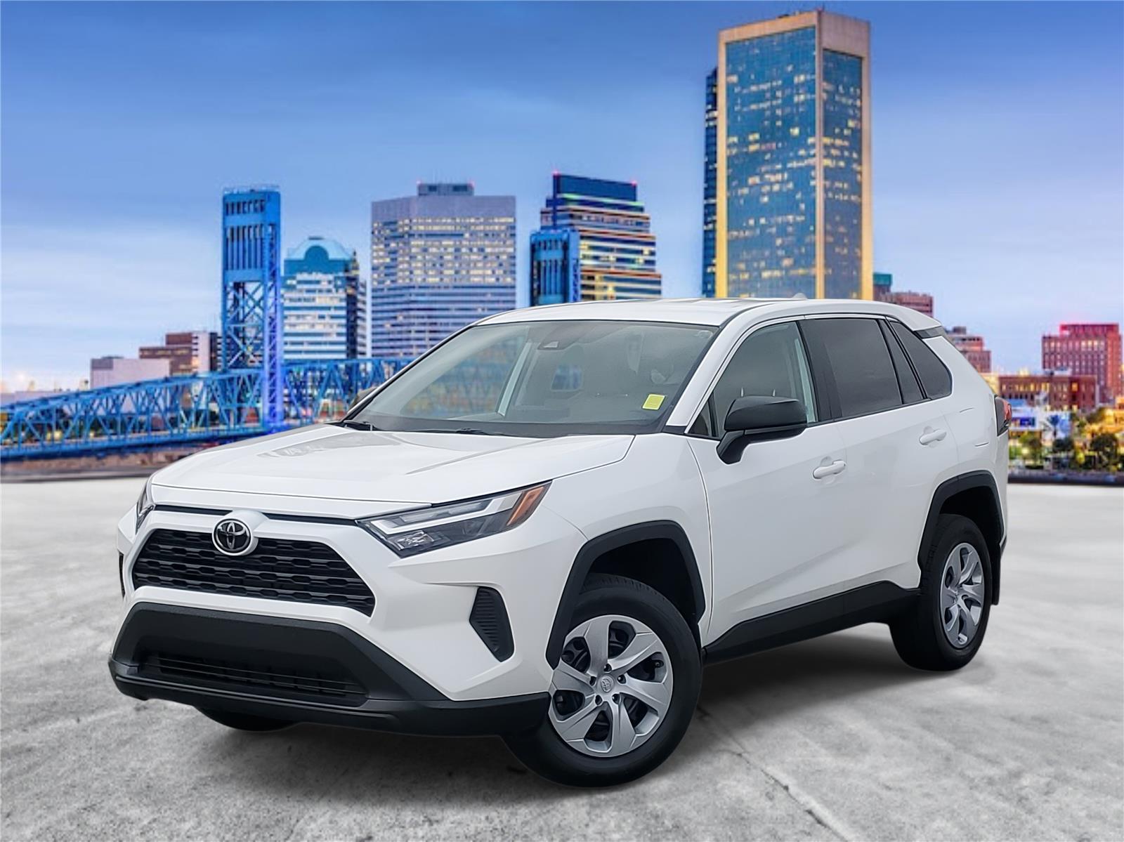 2025 Toyota RAV4 LE's photo