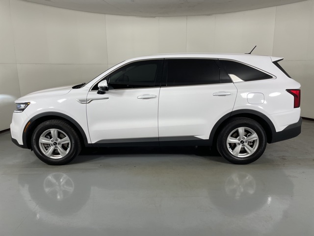 2022 Kia Sorento LX photo 5