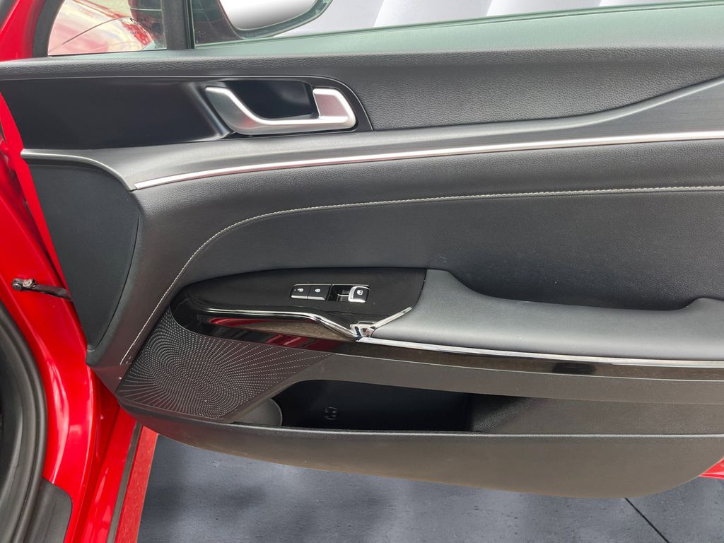 2025 Kia K5 GT-Line photo 13