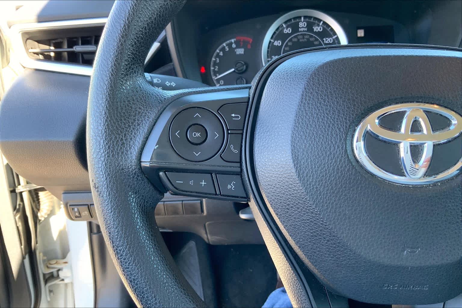2021 Toyota Corolla LE photo 21