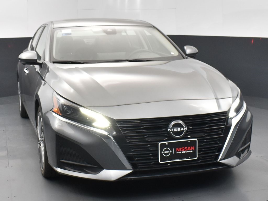 2023 Nissan Altima 2.5 SL photo 2