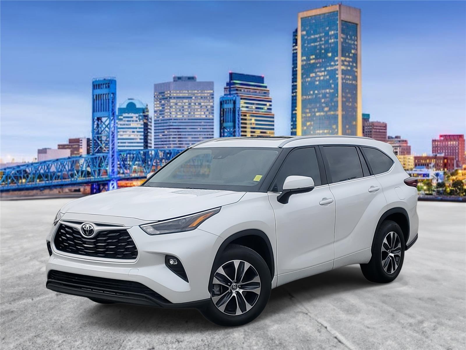 2025 Toyota Highlander XLE's photo