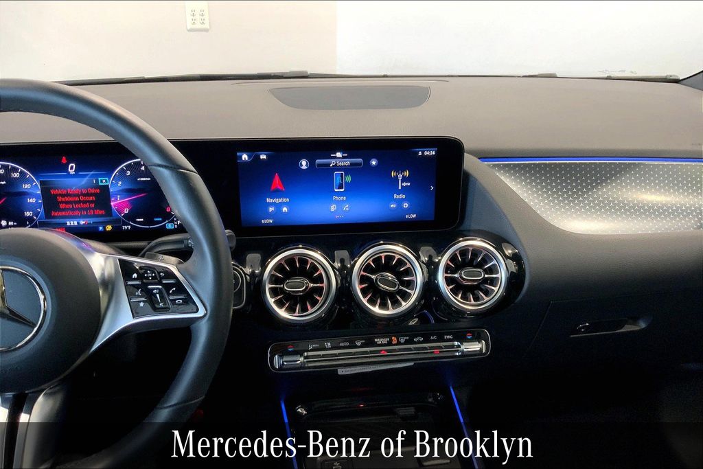 2025 Mercedes Benz GLA 250 4MATIC photo 3