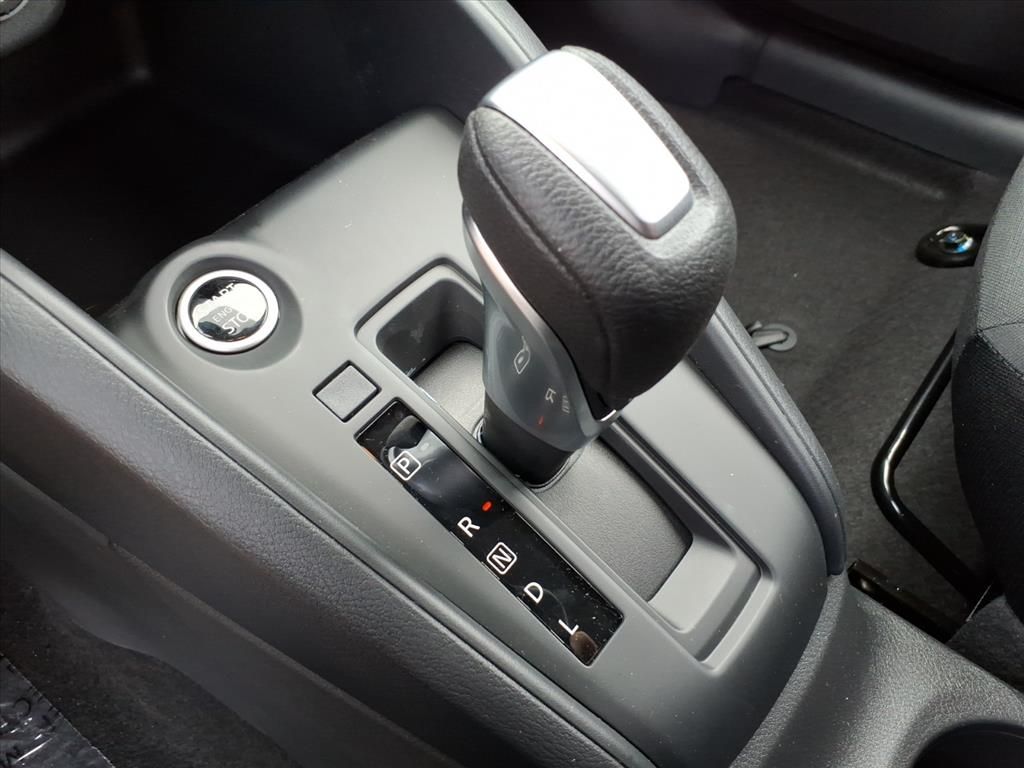 2025 Nissan Kicks Play S photo 17