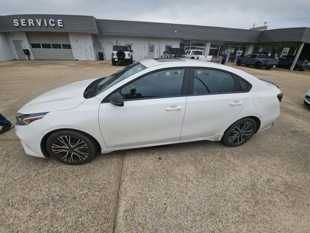 2023 Kia Forte GT-Line's photo