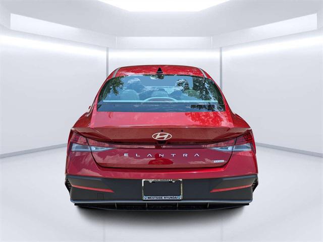 2025 Hyundai Elantra Hybrid Blue photo 4