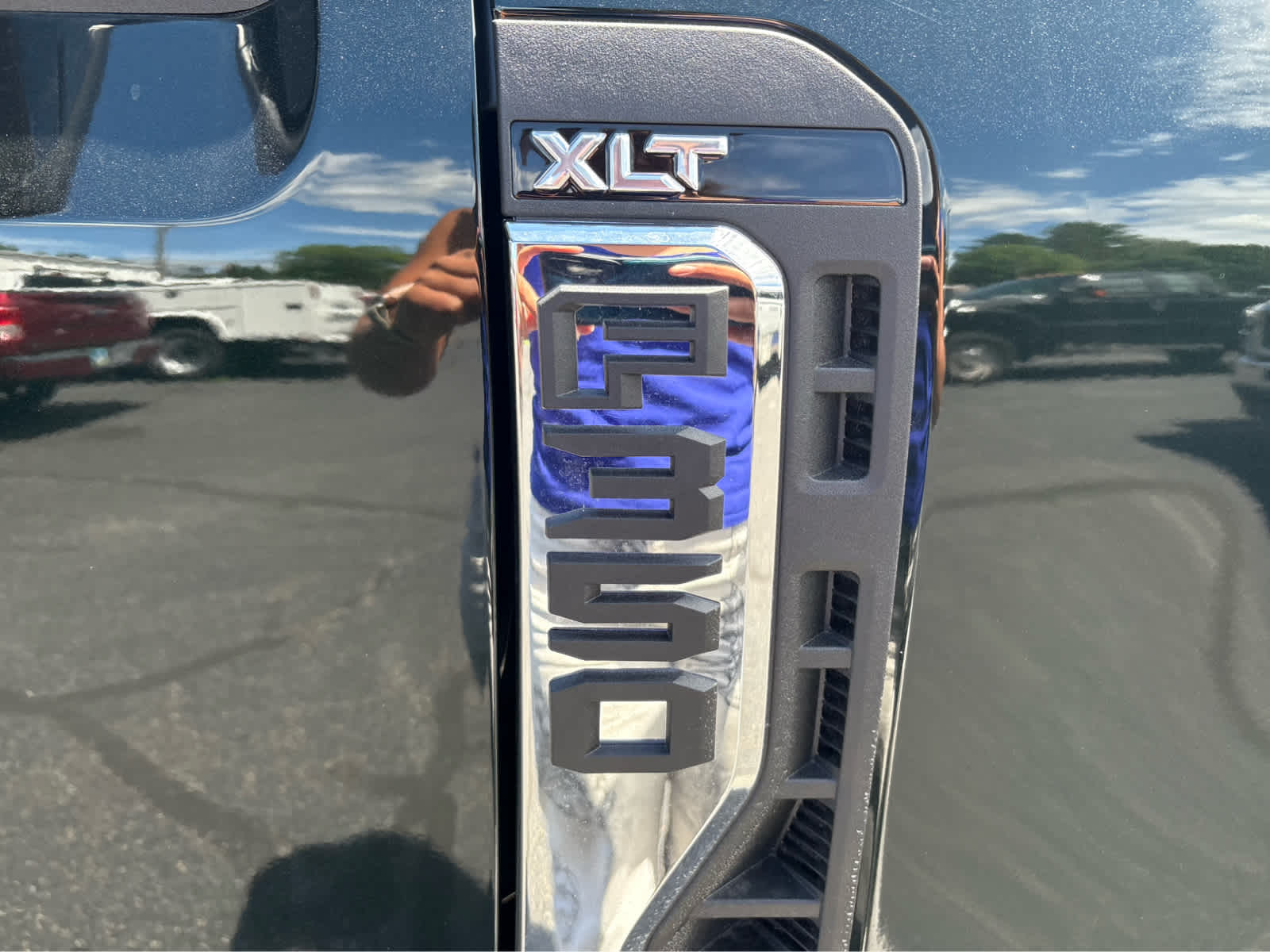 2025 Ford F-350 Super Duty Chassis Cab XLT - Photo 11