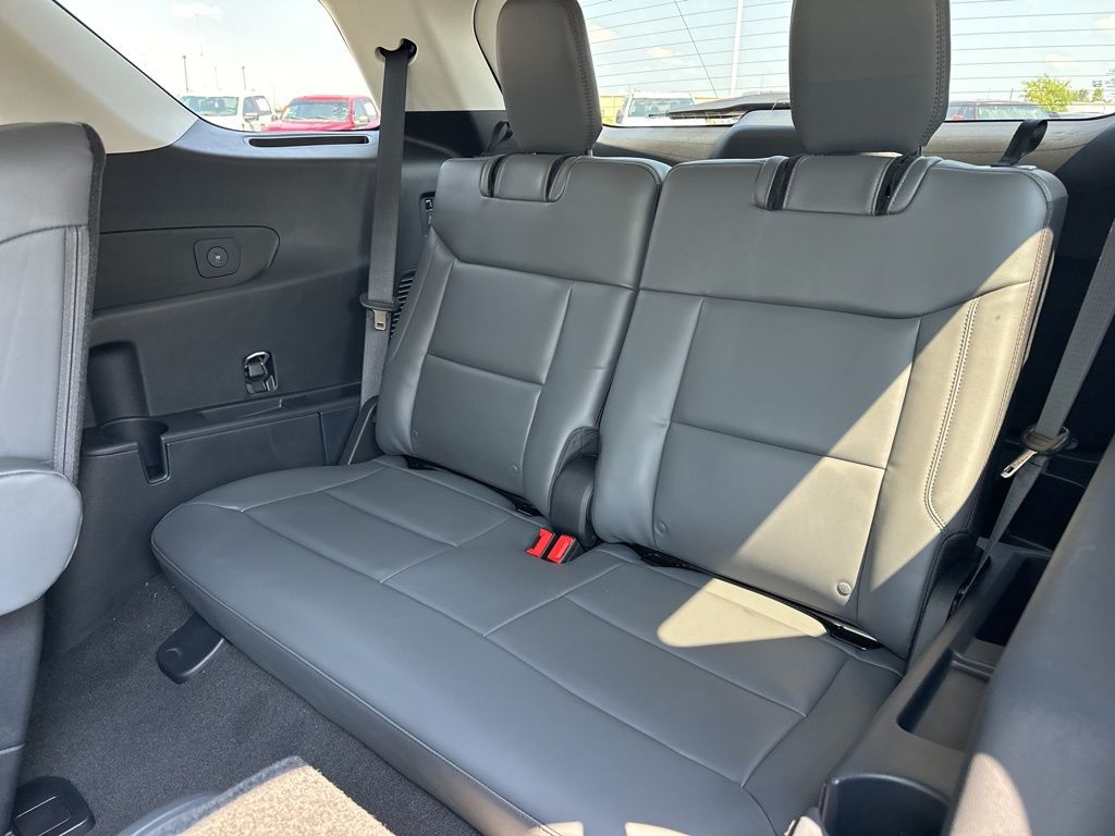 2025 Ford Explorer photo 36