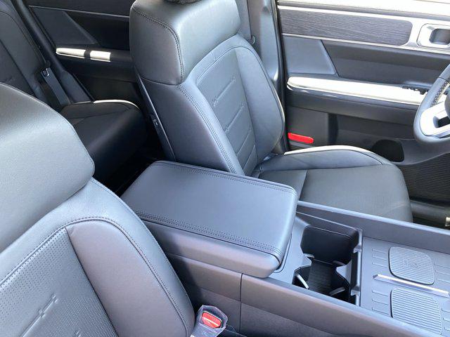 2025 Hyundai Santa Fe Limited photo 12