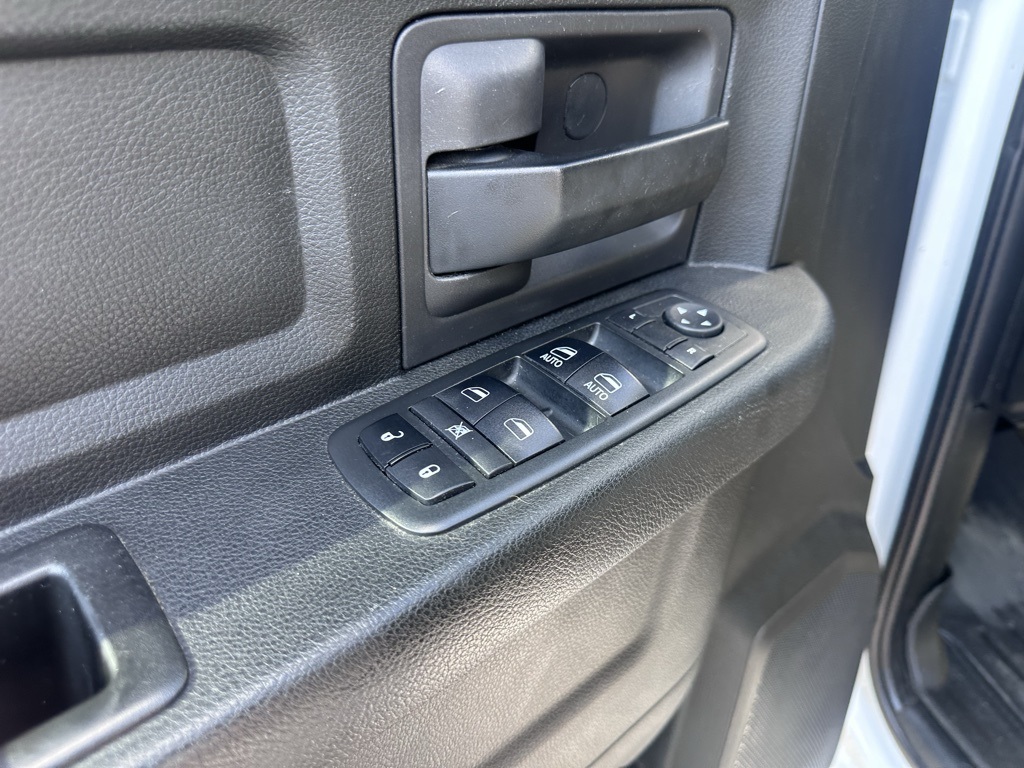 2018 Ram 2500 Tradesman photo 2