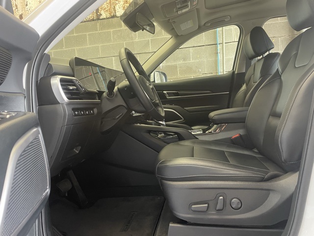 2025 Kia Telluride S photo 19