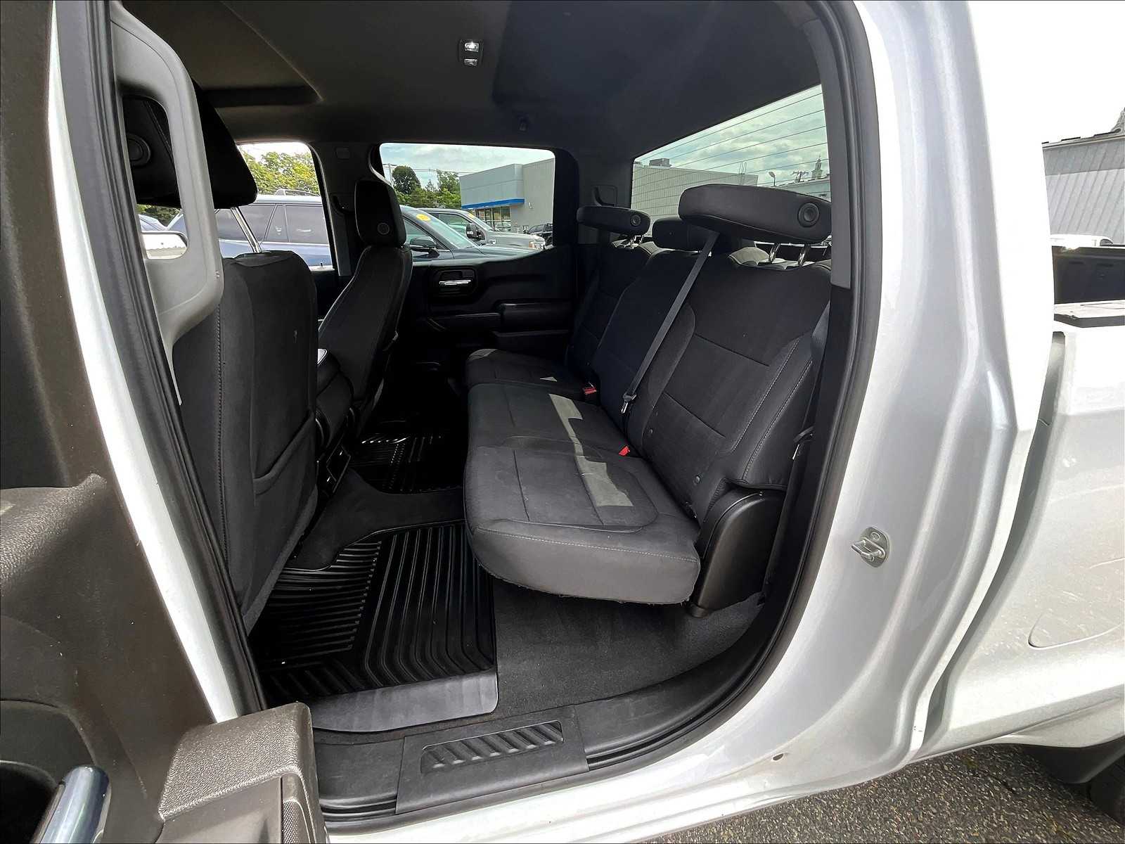 2022 Chevrolet Silverado 1500 Custom photo 12