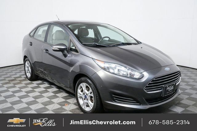 2015 Ford Fiesta SE's photo