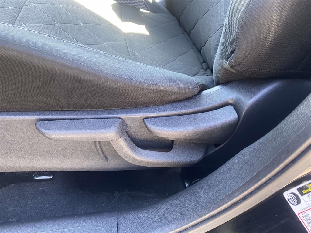 2020 Nissan Kicks S photo 12