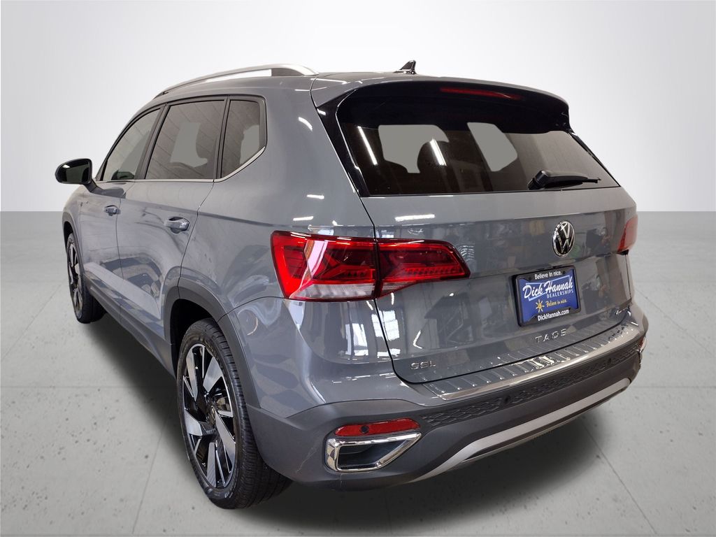 2024 Volkswagen Taos SEL photo 10