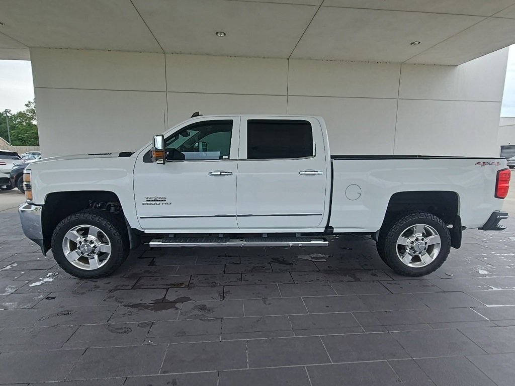 2016 Chevrolet Silverado 2500HD LTZ photo 10