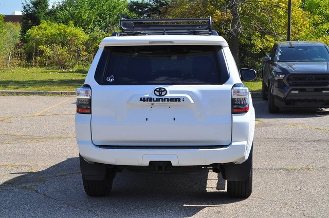 2022 Toyota 4Runner SR5 Trail photo 3