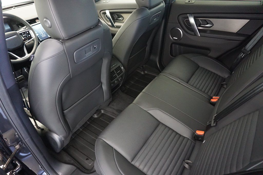 2025 Land Rover Discovery Sport SE photo 27