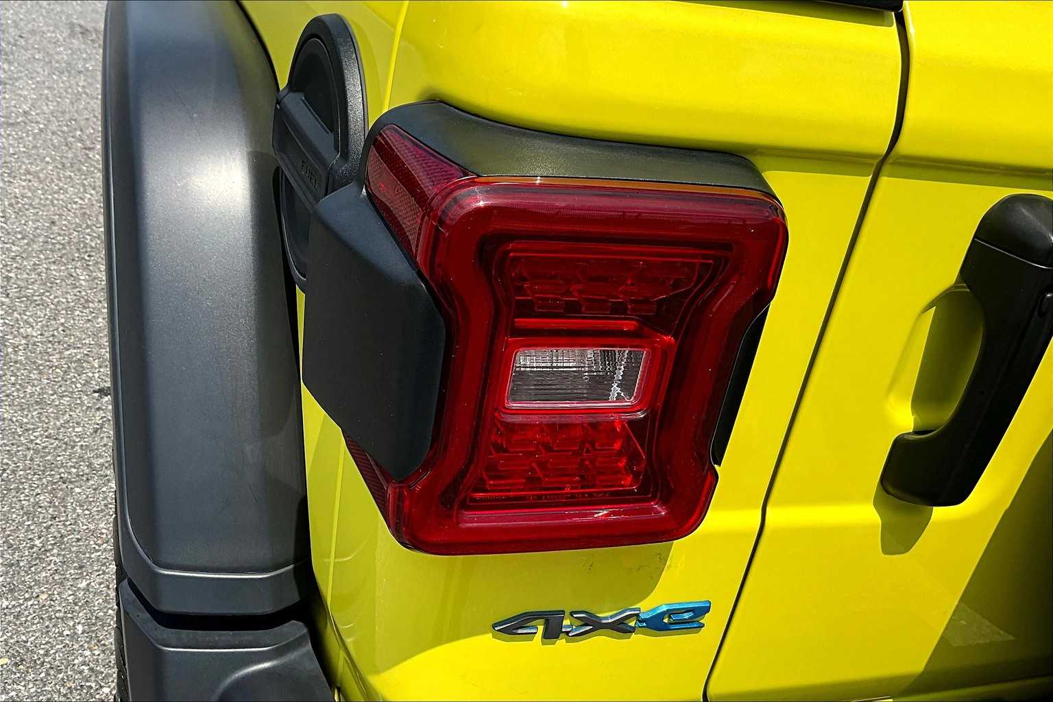 2024 Jeep Wrangler 4xe Rubicon photo 26