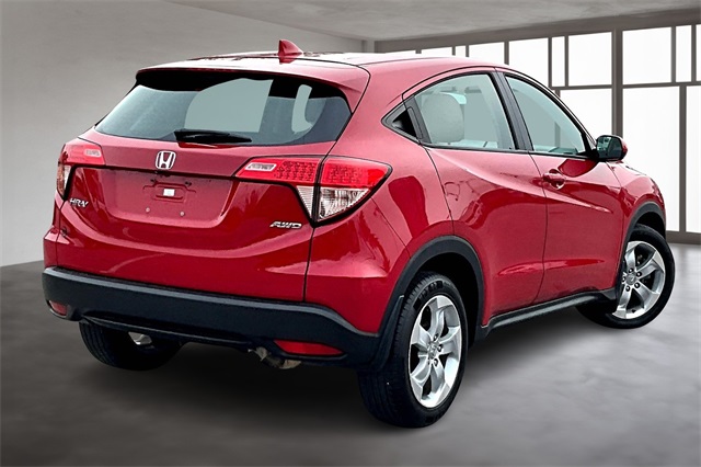 2016 Honda HR-V LX photo 3