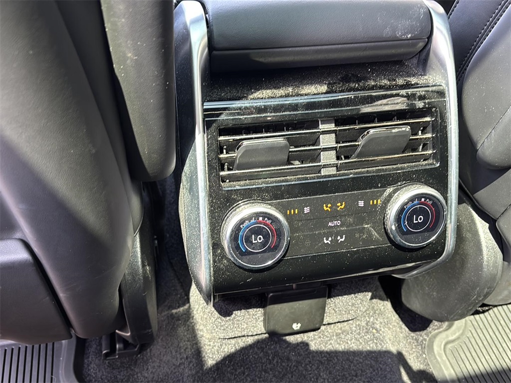 2023 Land Rover Range Rover SE photo 11
