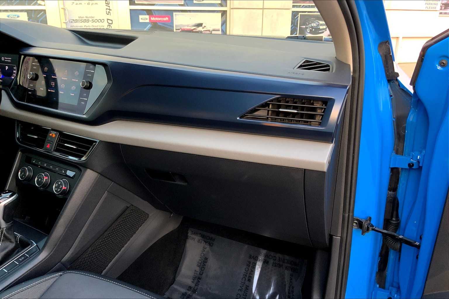 2022 Volkswagen Taos SE photo 17