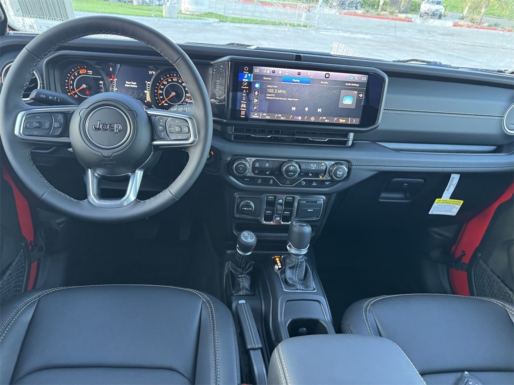 2025 Jeep Wrangler Sahara photo 11
