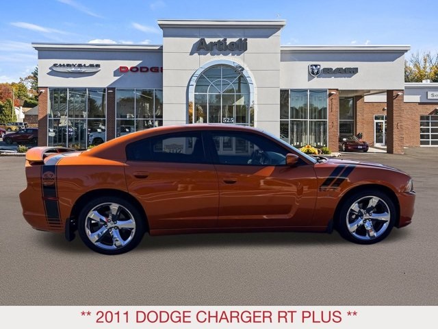 2011 Dodge Charger R/T photo 5
