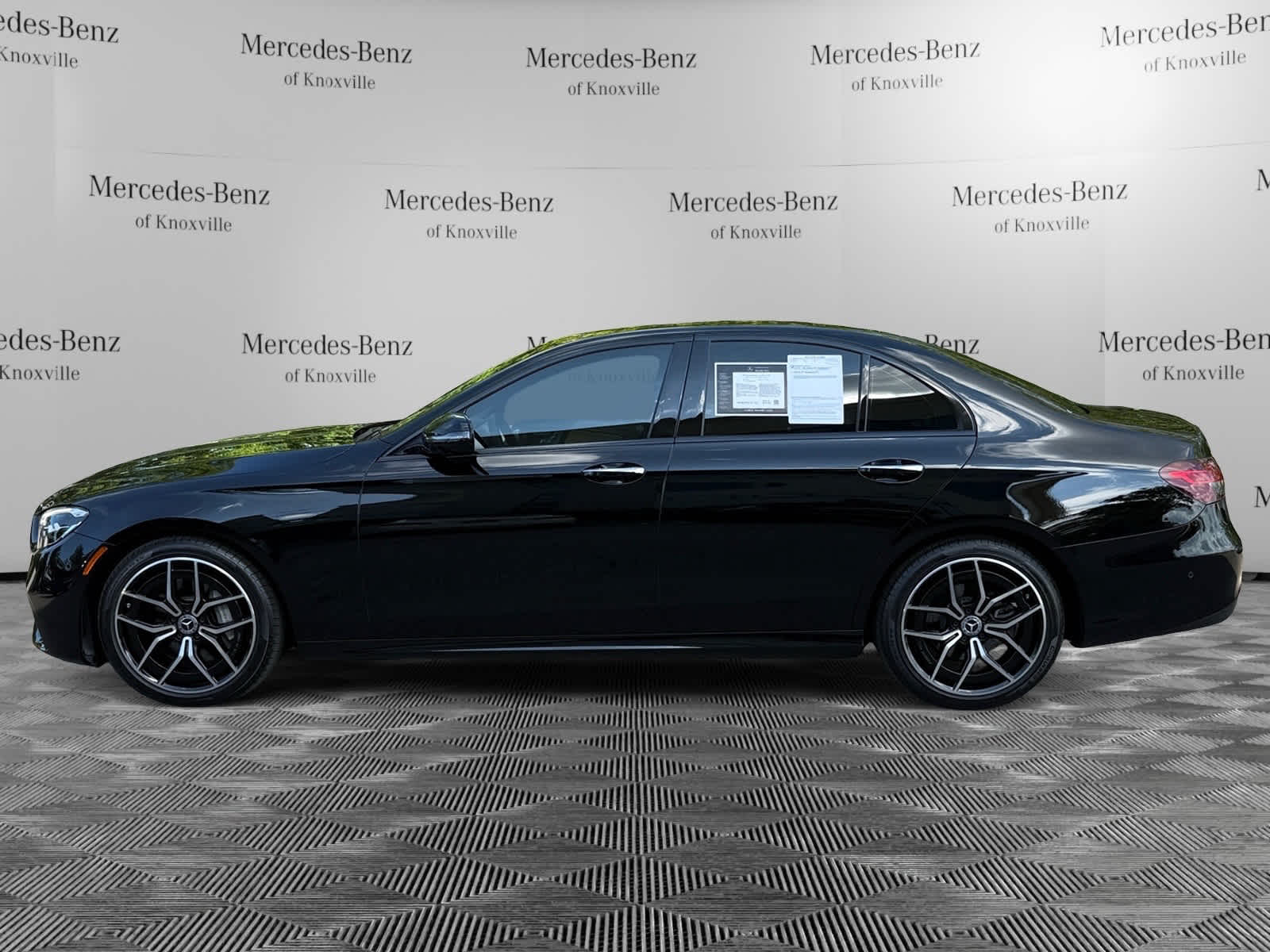 2022 Mercedes Benz E 350 photo 2