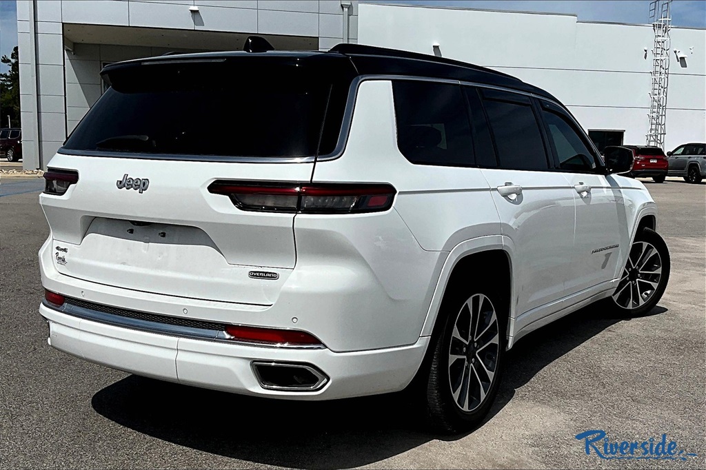 2024 Jeep Grand Cherokee Overland photo 4