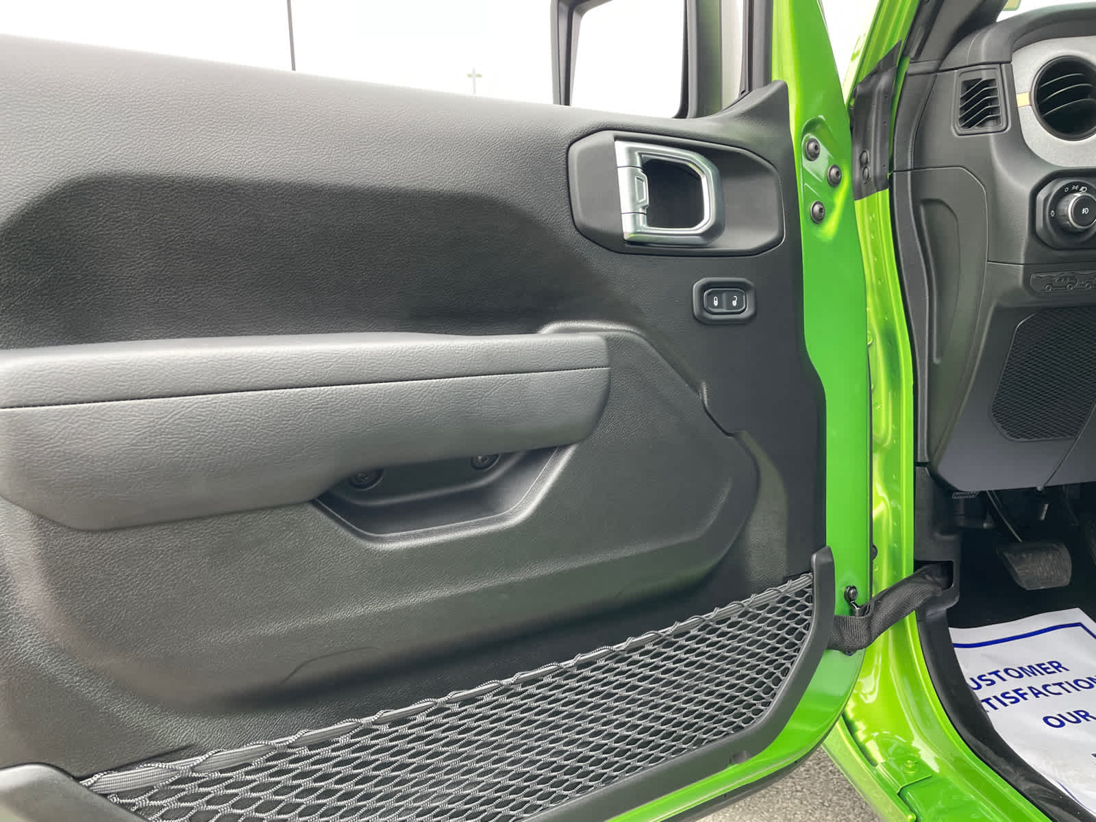 2025 Jeep Wrangler Sport photo 12
