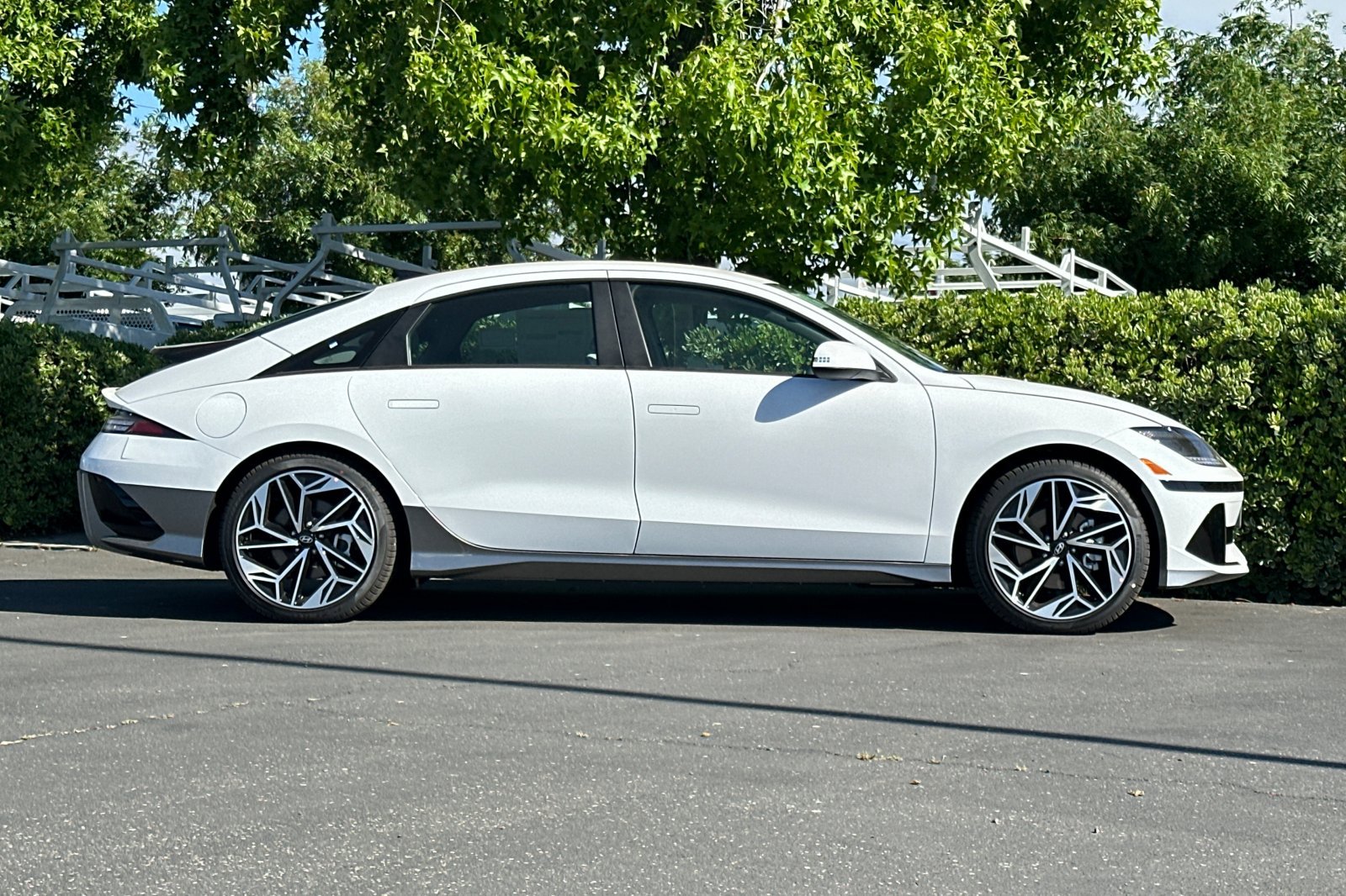 2025 Hyundai Ioniq 6 SEL photo 3