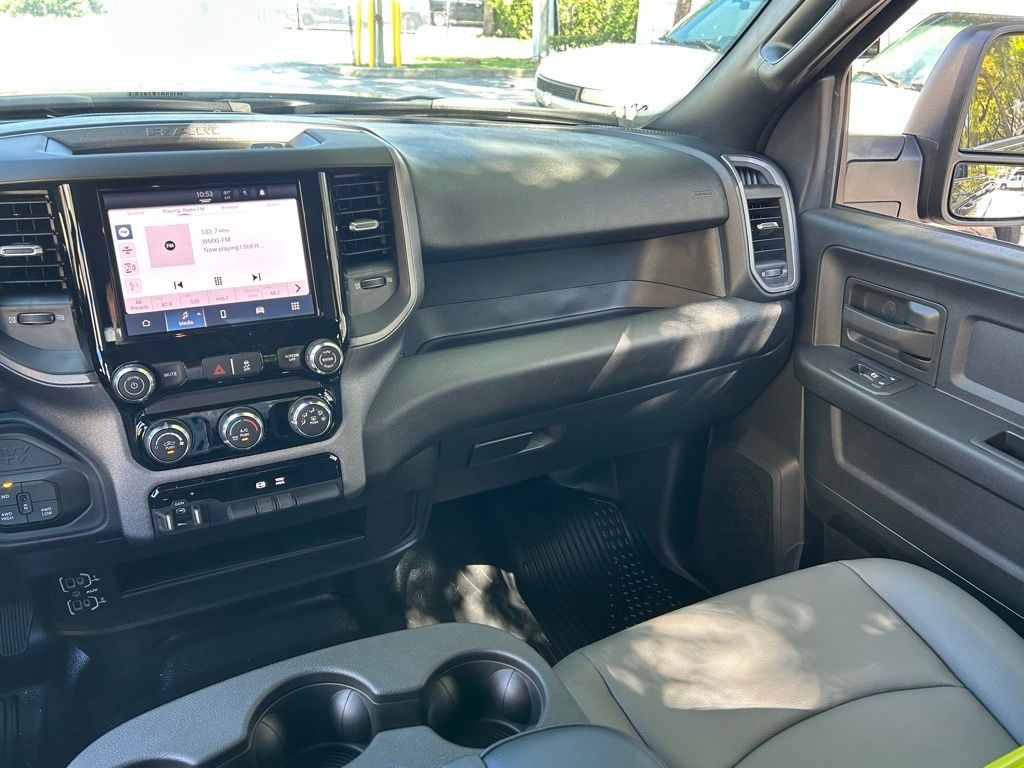 2025 Ram 2500 Tradesman photo 11