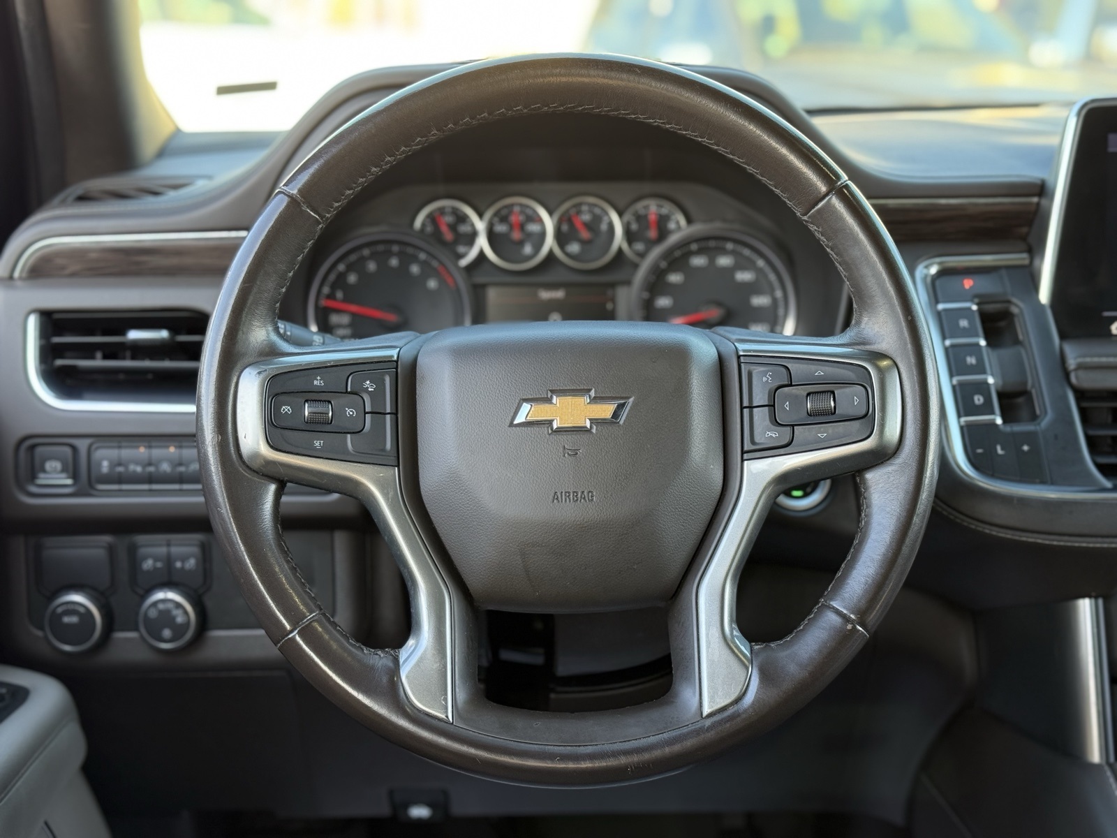 2021 Chevrolet Suburban LT photo 18