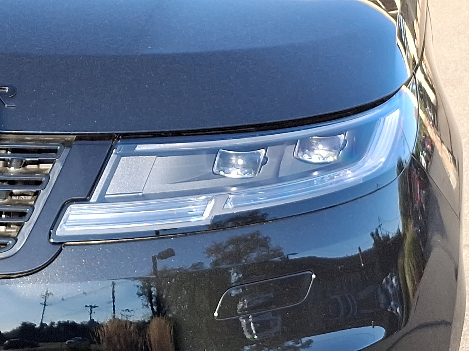 2025 Land Rover Range Rover Sport SE photo 7