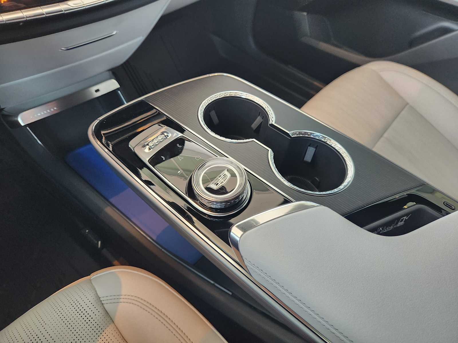 2025 Cadillac Lyriq Sport photo 12