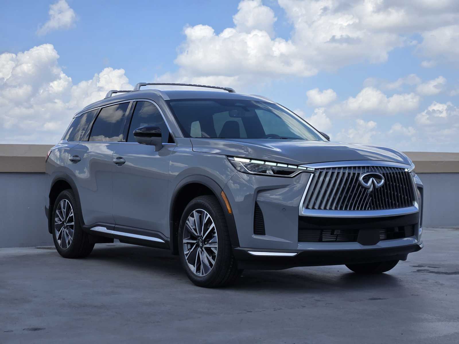 2026 Infiniti QX60 Luxe photo 2