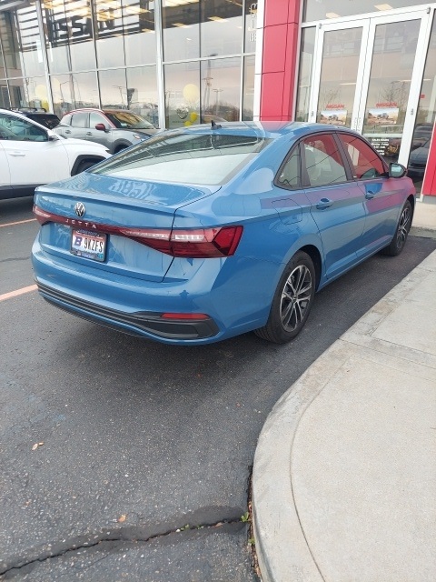 2025 Volkswagen Jetta 1.5T Sport photo 3