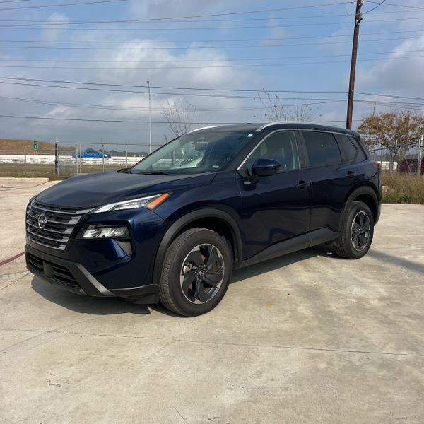 2025 Nissan Rogue SV's photo