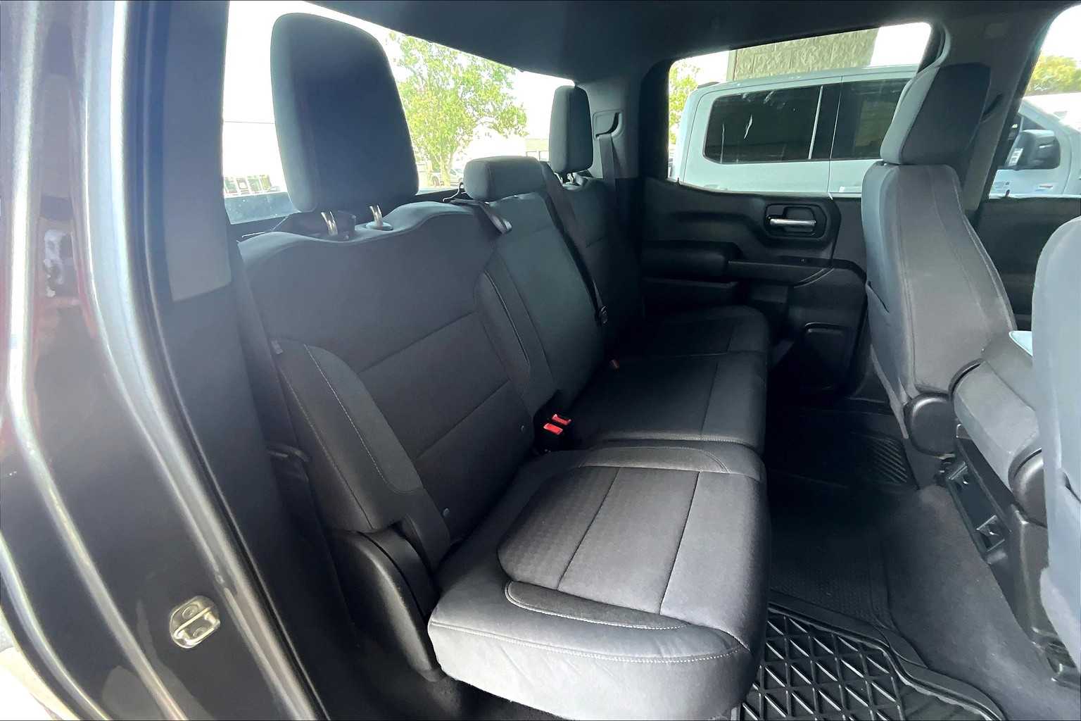 2020 Chevrolet Silverado 1500 LT photo 18
