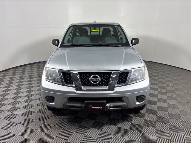 2016 Nissan Frontier SV photo 2