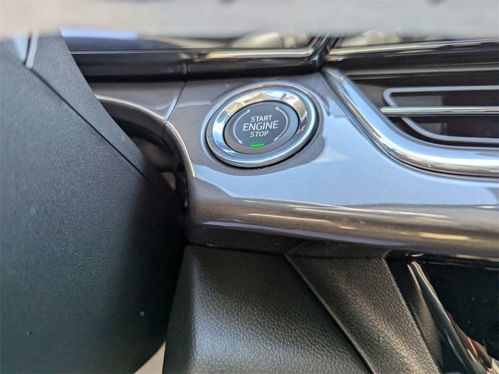2025 Chevrolet Trax ACTIV photo 14