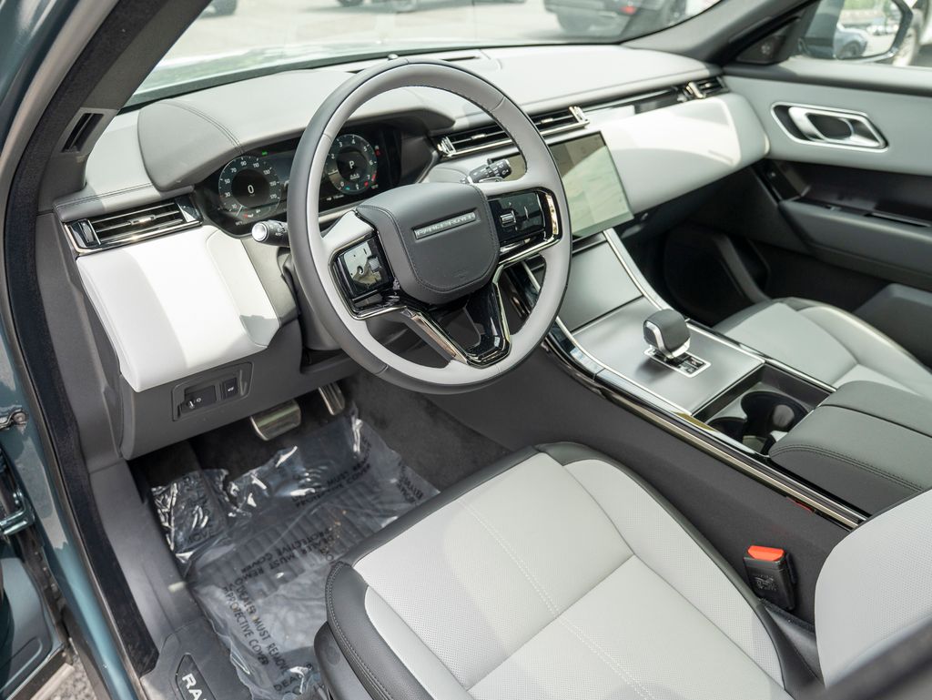 2026 Land Rover Range Rover Velar SE photo 11
