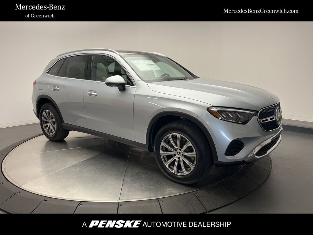 2026 Mercedes-Benz GLC Base's photo