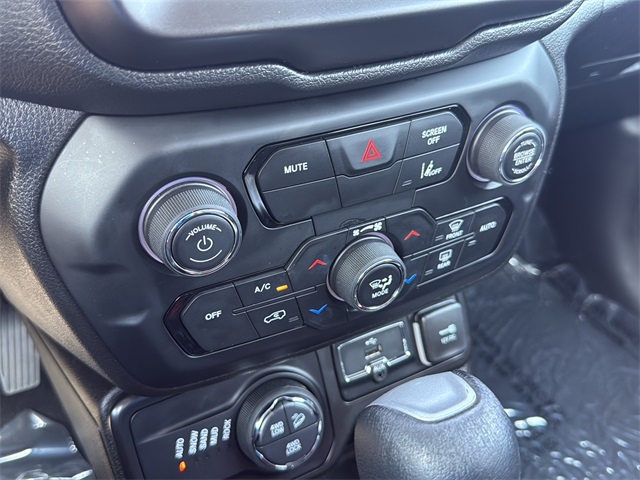 2022 Jeep Renegade Trailhawk photo 21