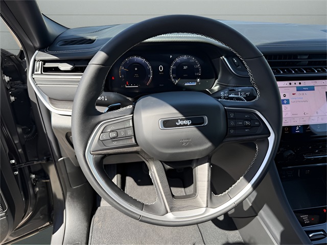 2025 Jeep Grand Cherokee Limited photo 10
