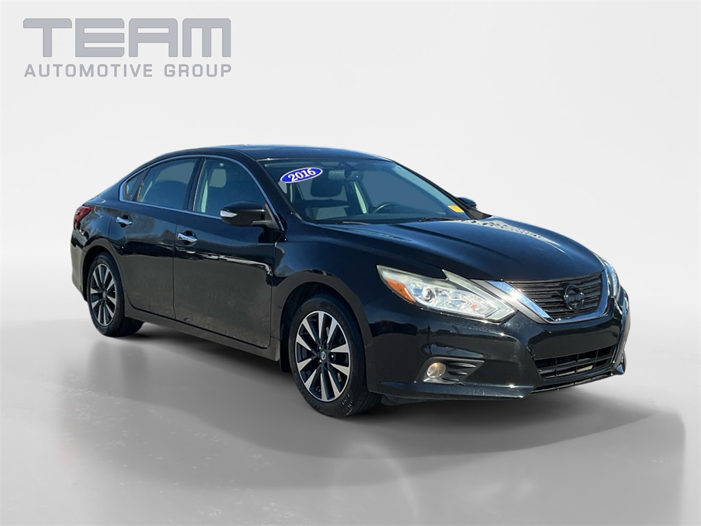 2016 Nissan Altima SV's photo