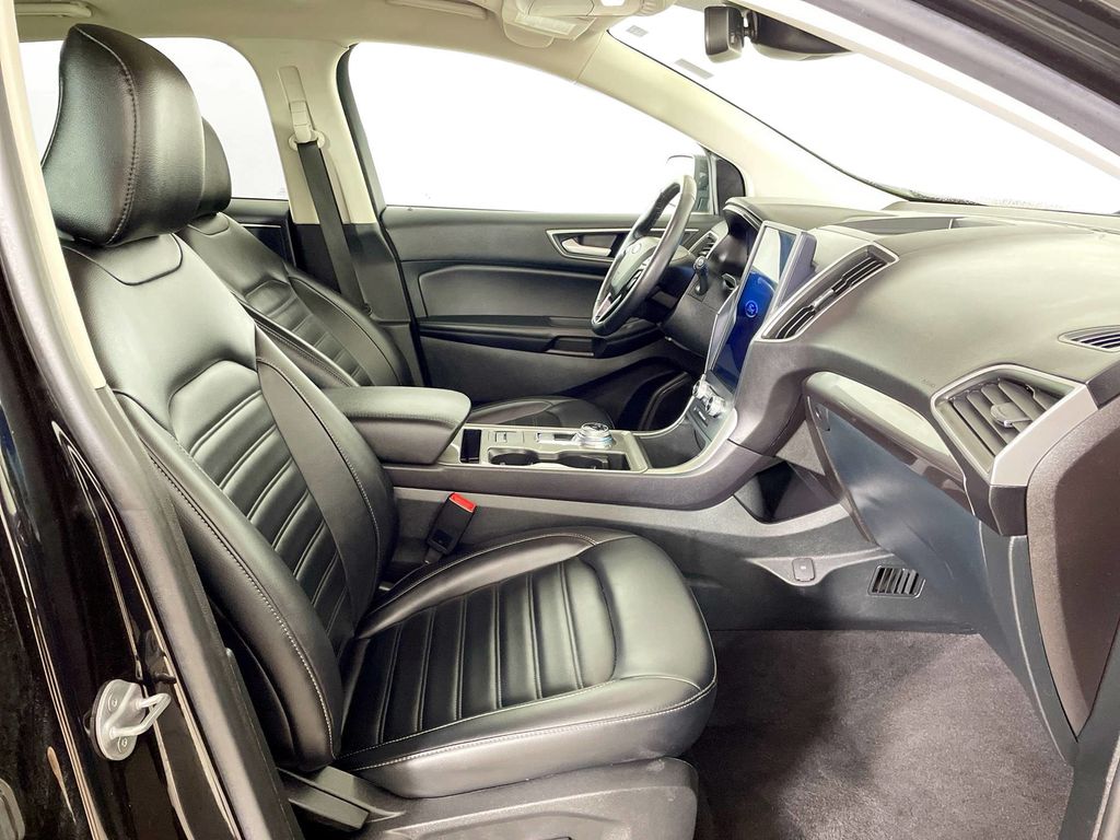 2023 Ford Edge SEL photo 27