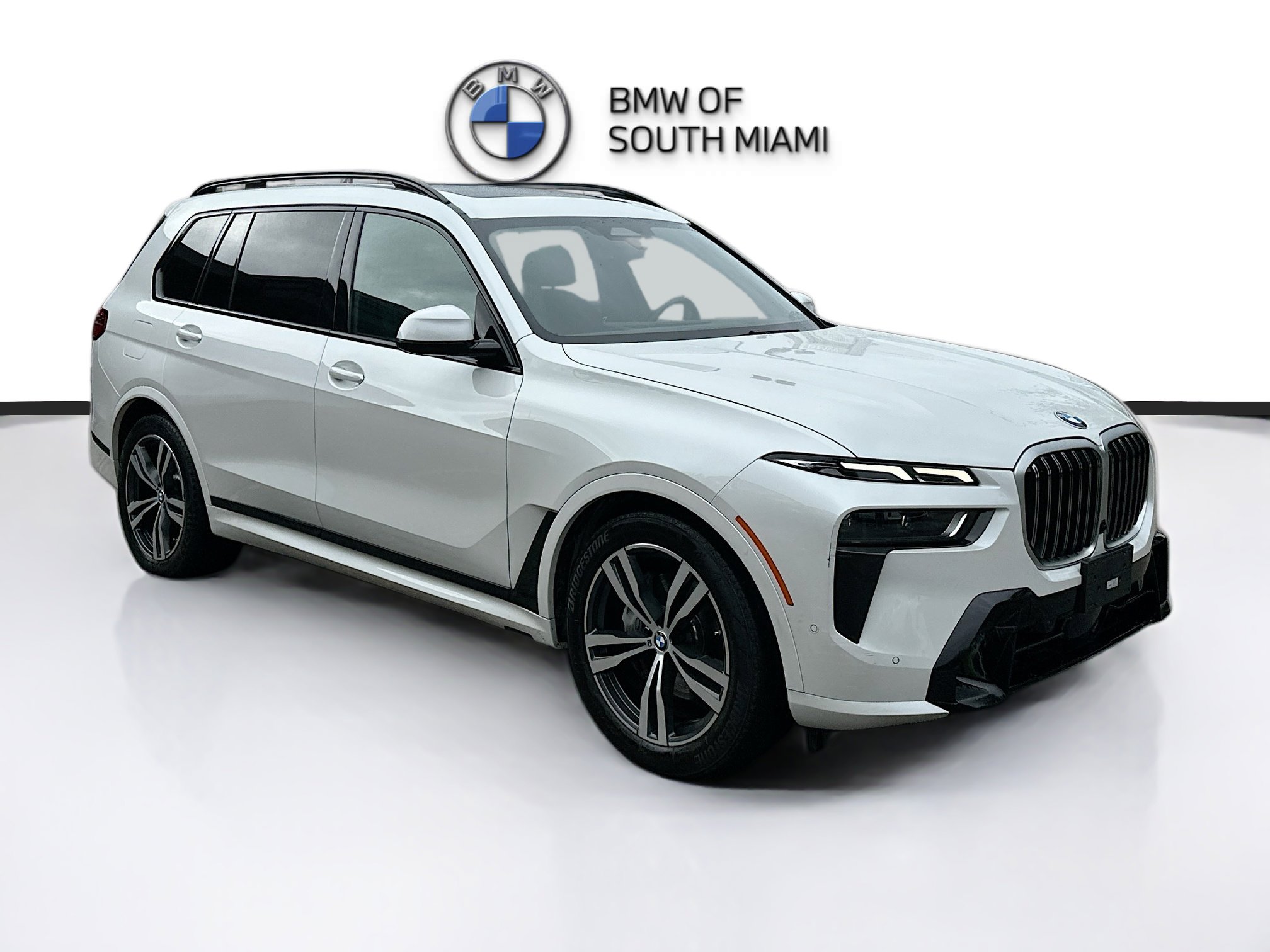 2023 BMW X7 40i's photo