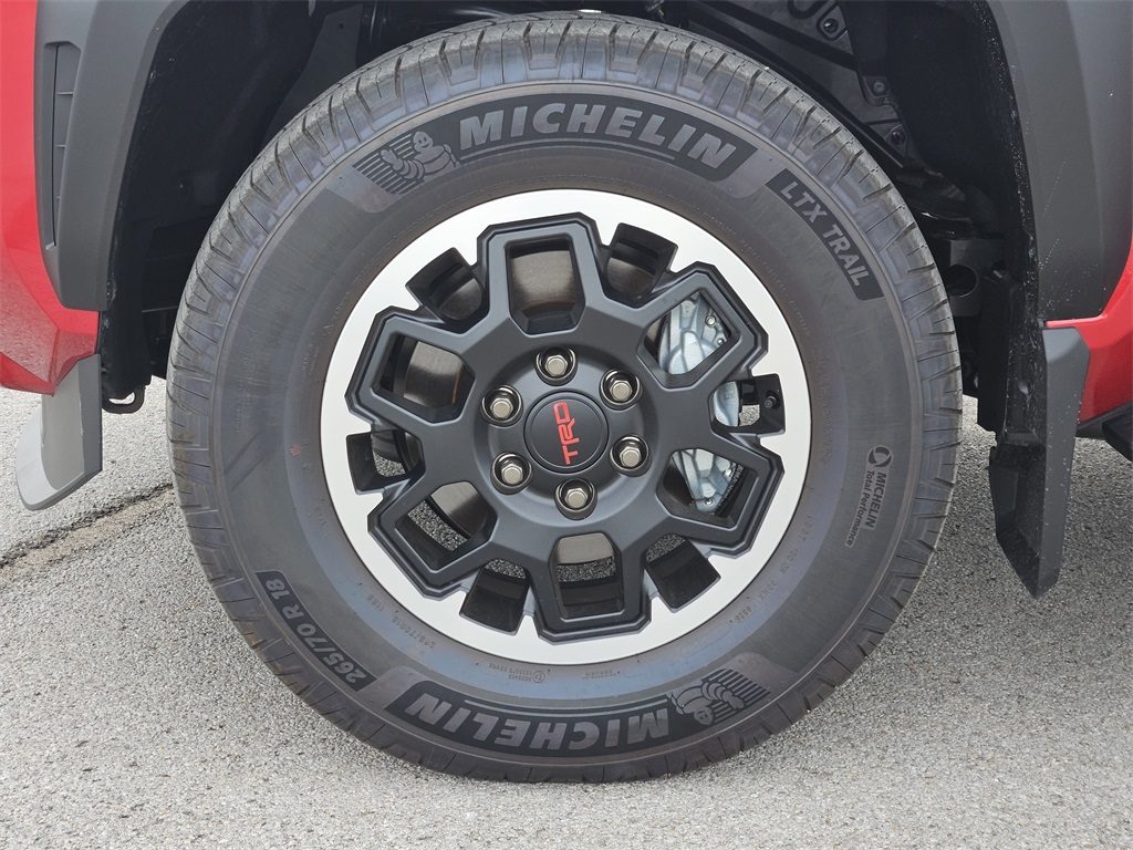 2025 Toyota 4Runner TRD Off-Road photo 8
